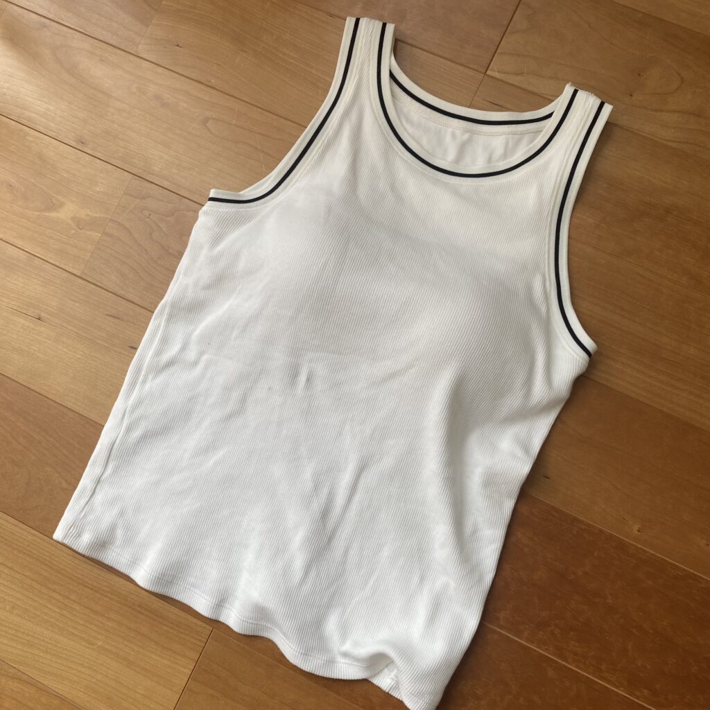 ユニクロの「リブブラトップ/アメリカンスリーブ」