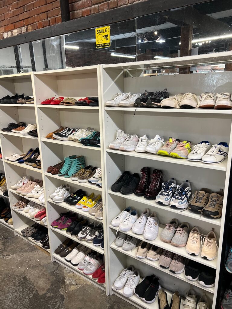 バンクーバー　スリフトショップ