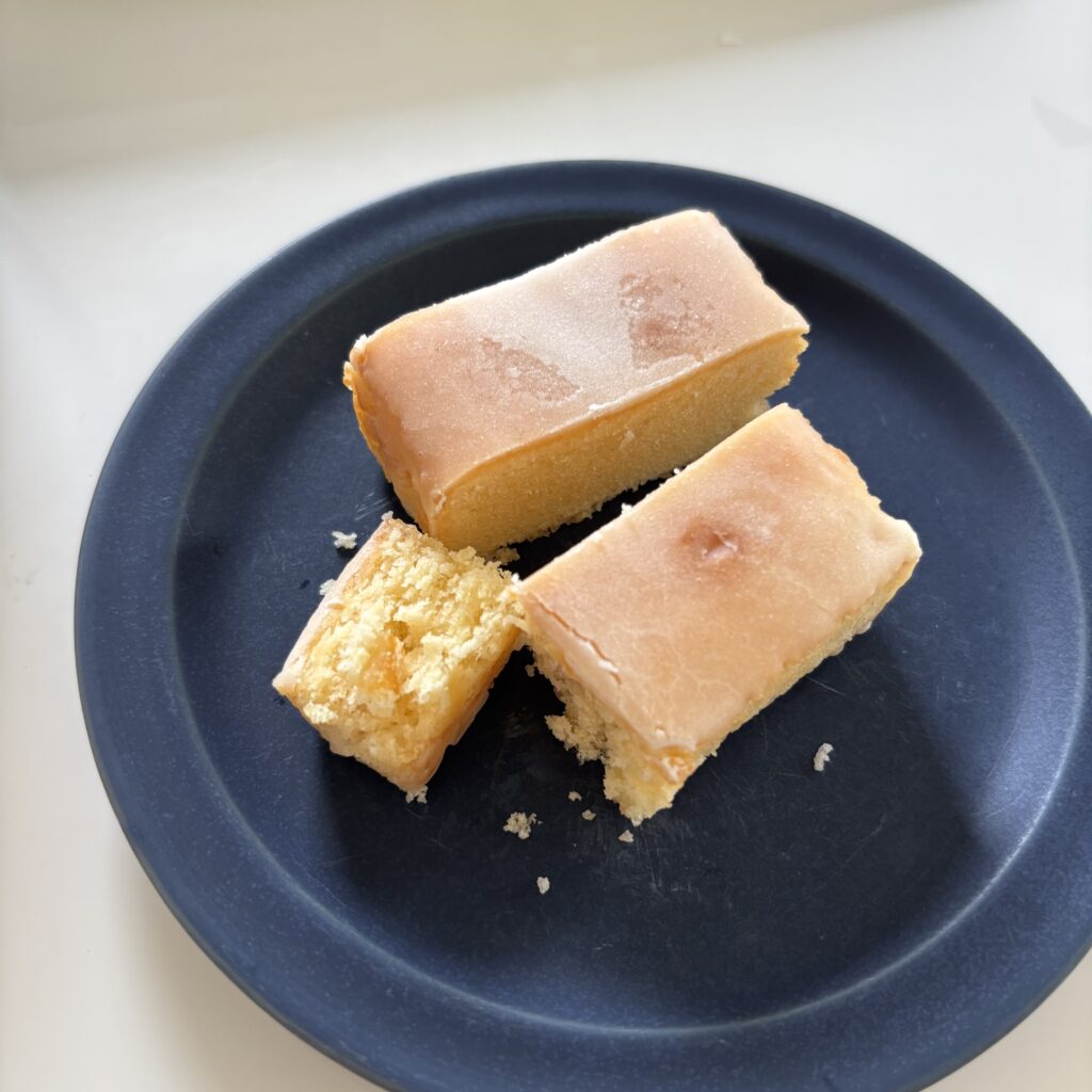 セブンイレブン　レモンケーキ