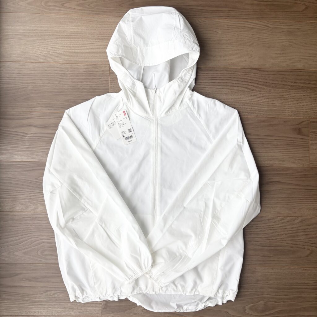 ユニクロ　ポケッタブルUVパーカ