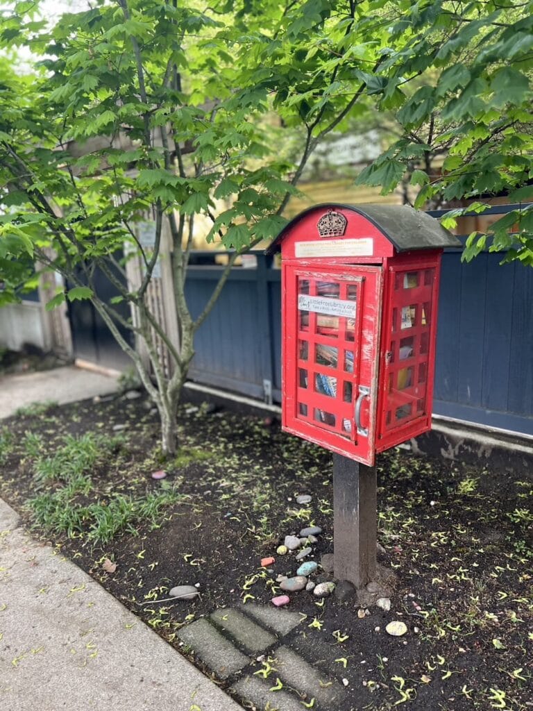 バンクーバー　Little Free Library