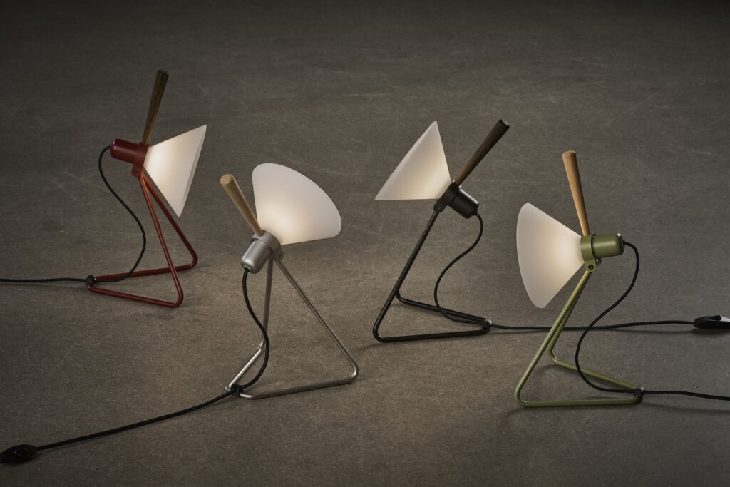 レ・クリントの新作照明「スポット」オリーブグリーン