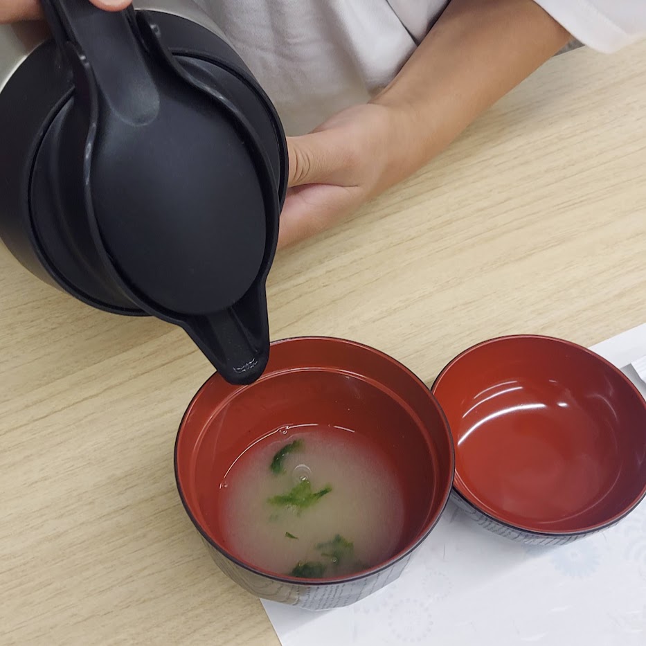 味噌汁 出汁なし、出汁あり体験