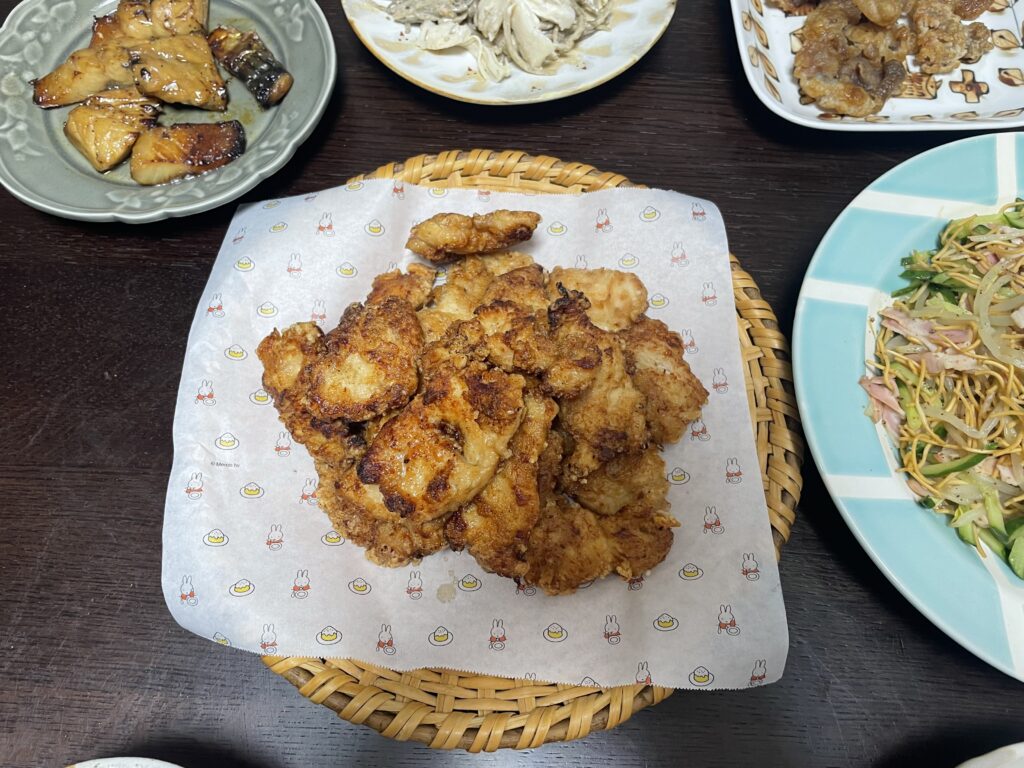 きじまりゅうたさんレシピ「鶏むねのうま味しょうが漬け」に片栗粉をまぶして揚げ焼きしたもの写真2