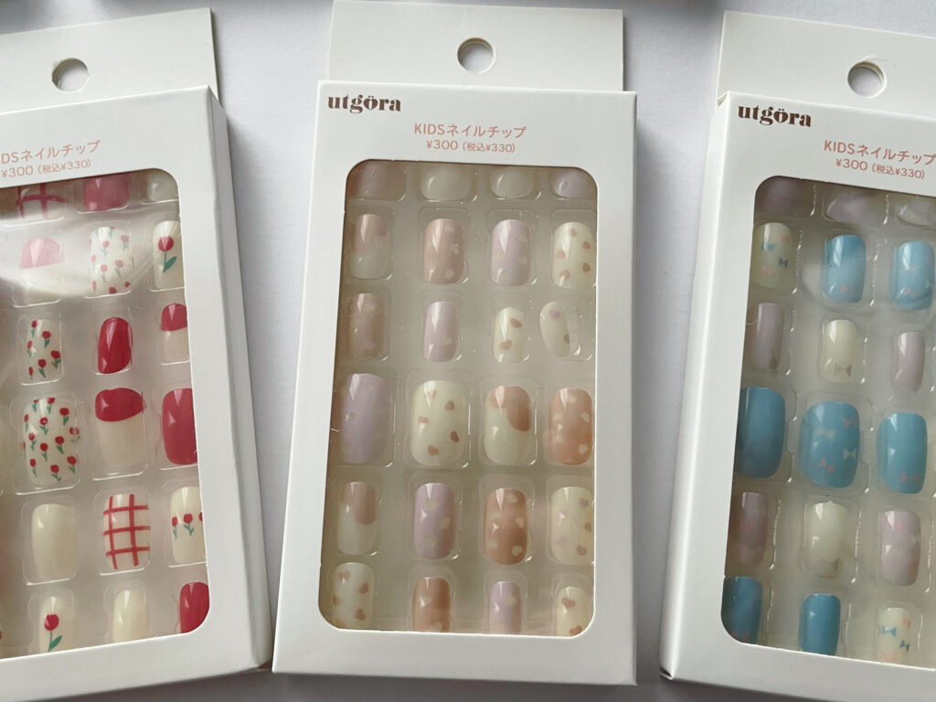 パステル系のKIDSネイルチップ。3COINSで購入