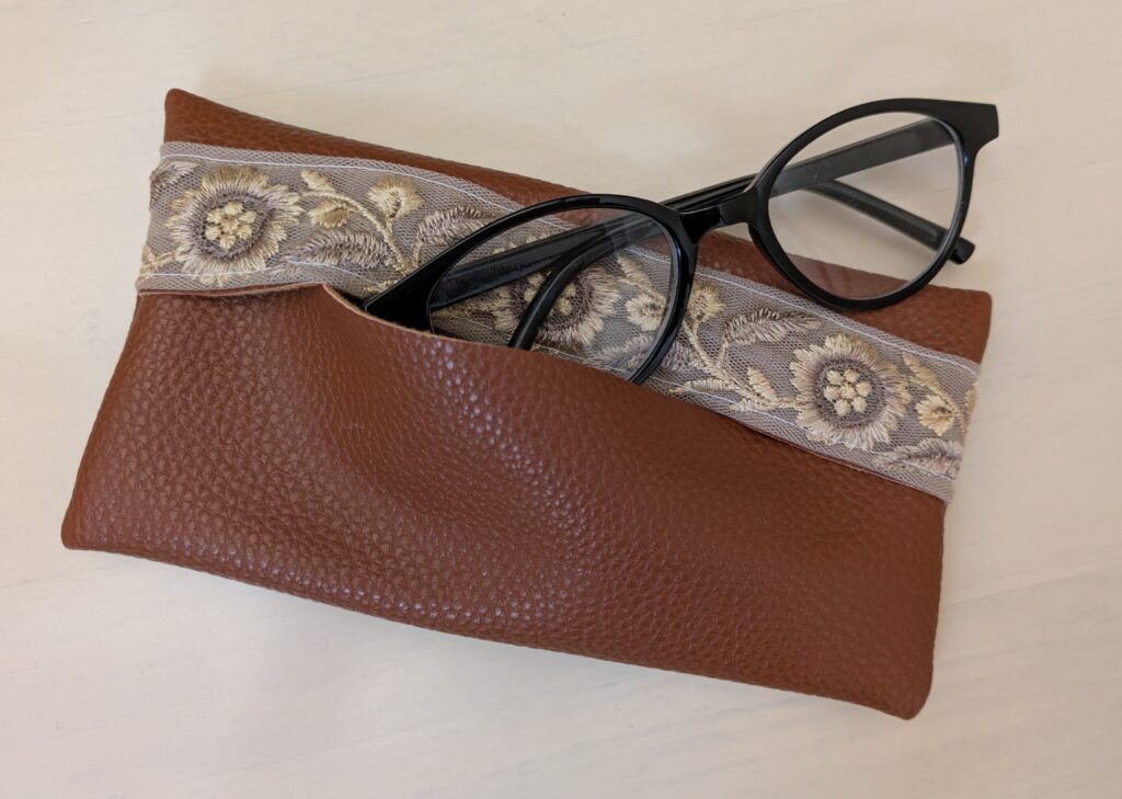 LEE100人隊が作った眼鏡ケース