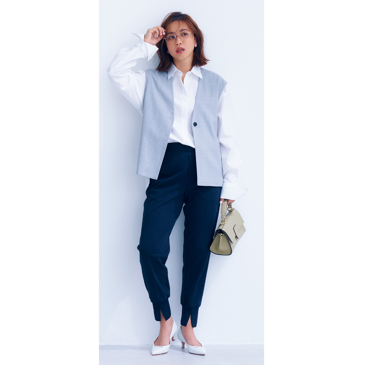 優木まおみさん　パンツ￥7990／アンフィーロのお仕事コーデ　