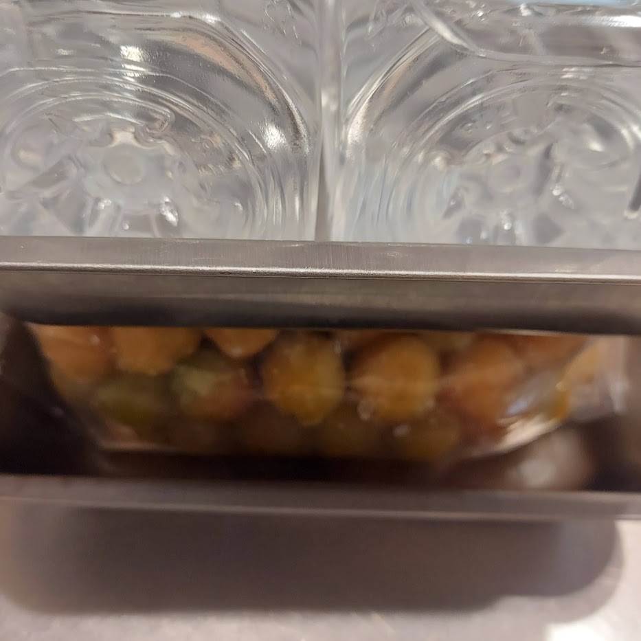 ペットボトルの重し　完熟小梅　梅干しつけ