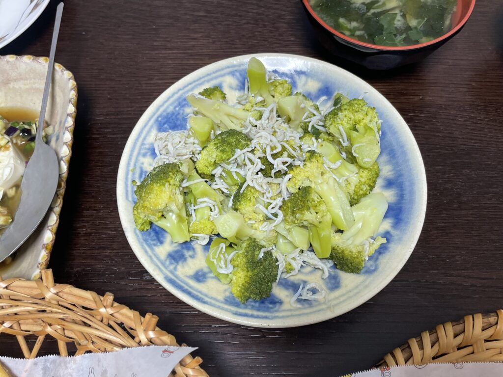 コウケンテツさんレシピの「ブロッコリーのシラス和え」を40代主婦が作ってみた写真。