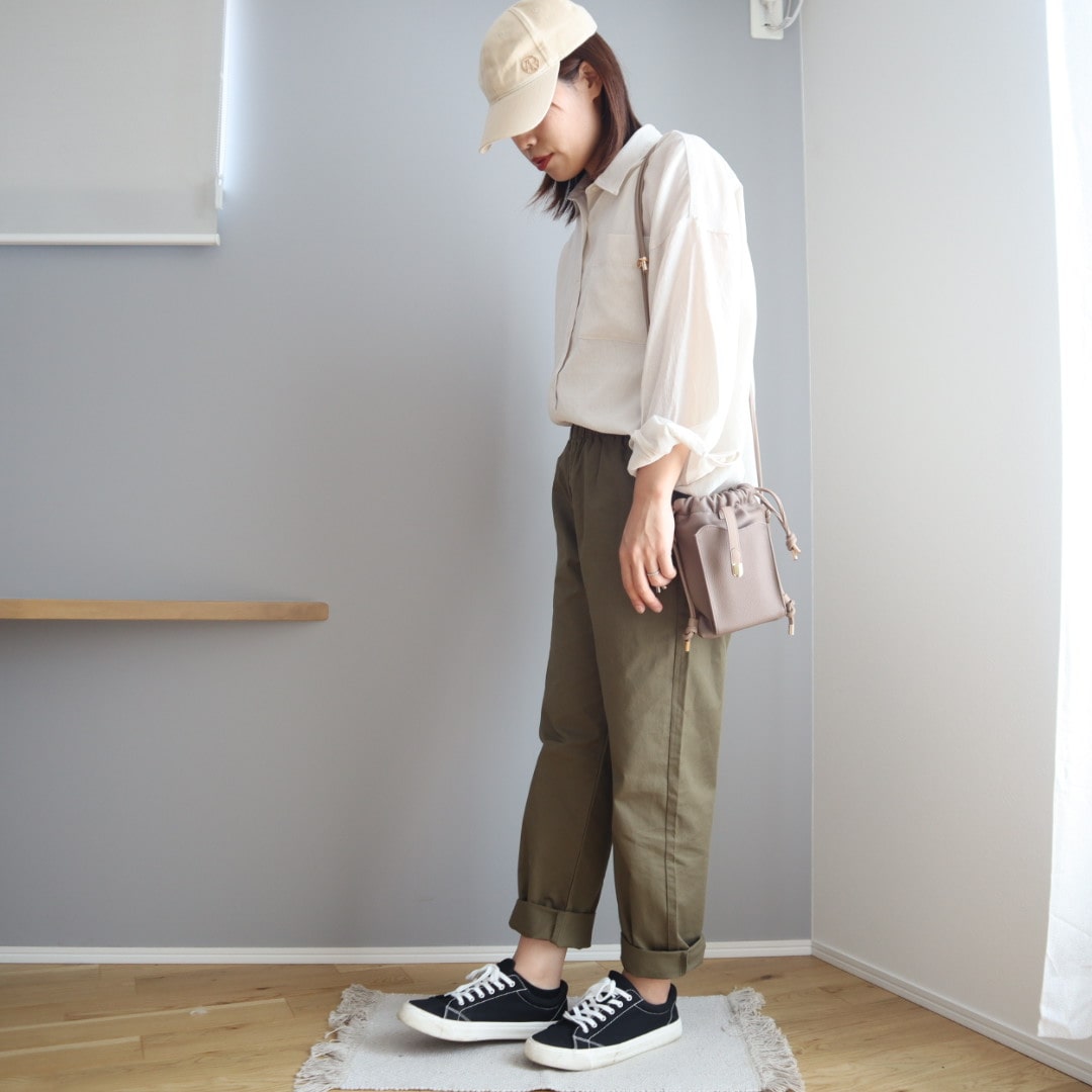 カーキパンツ
無印良品
夏コーデ
