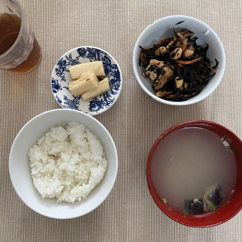 和食　ランチ　味噌汁