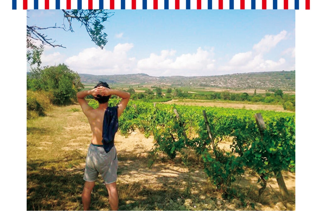 ファームステイをしていたときのもの。1日の仕事を終えた夕焼け時、その景色がきれいで忘れられないですね……