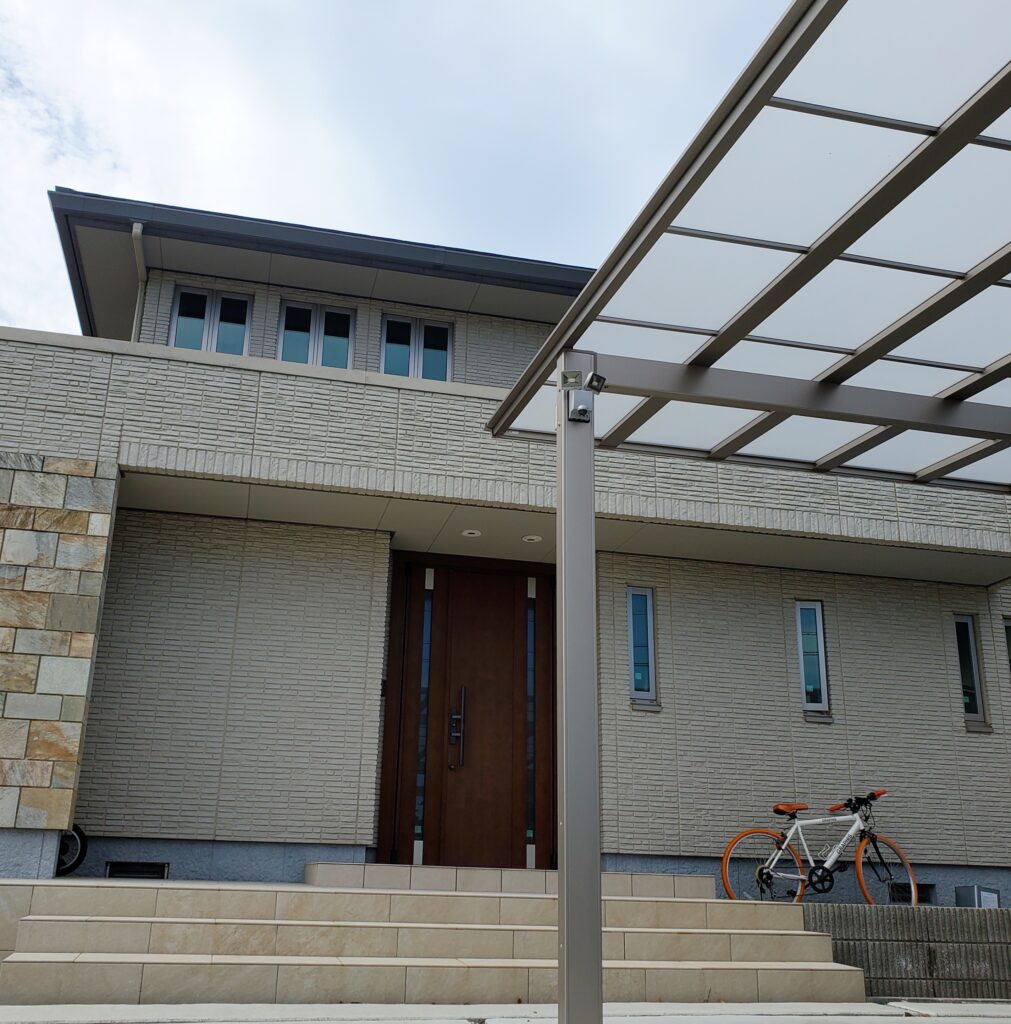 クローズ外構　カーポート　LIXIL　フーゴF