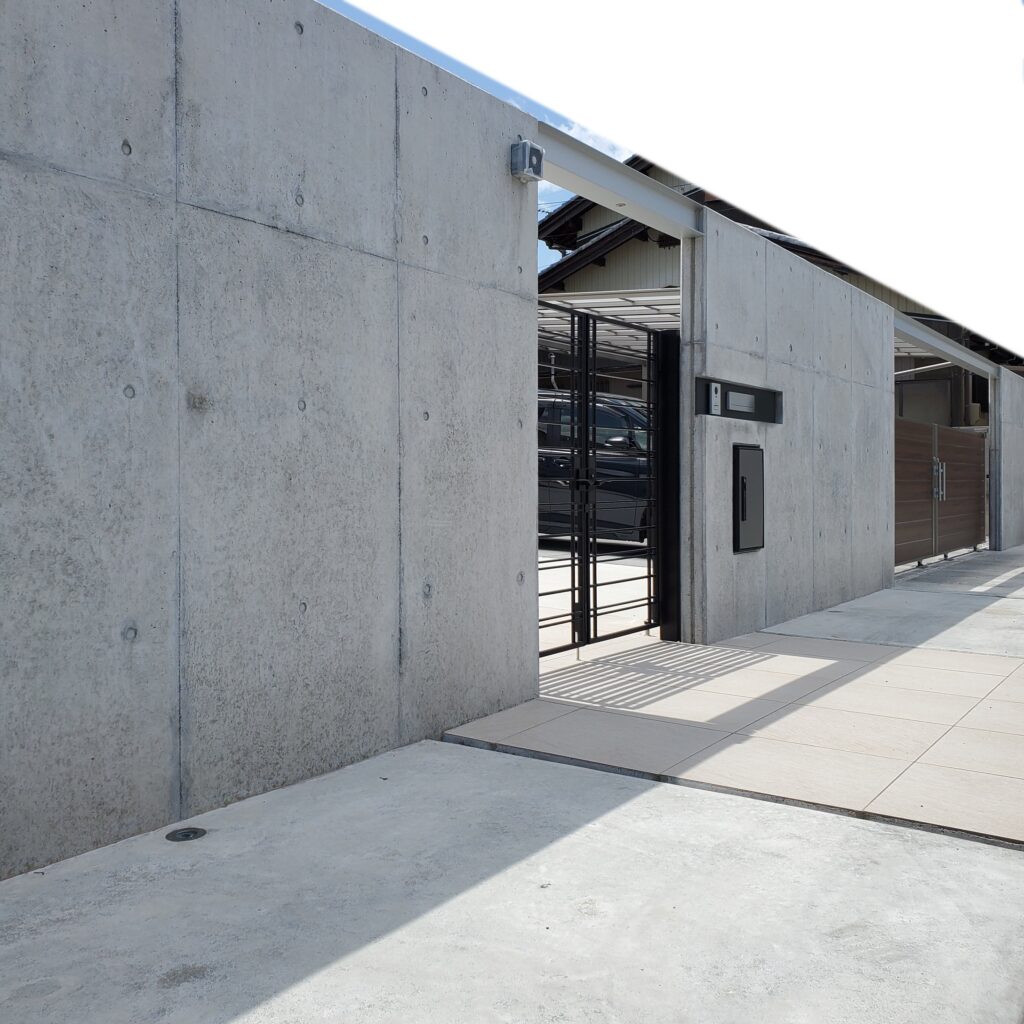 クローズ外構 RC壁　打ち放しコンクリート