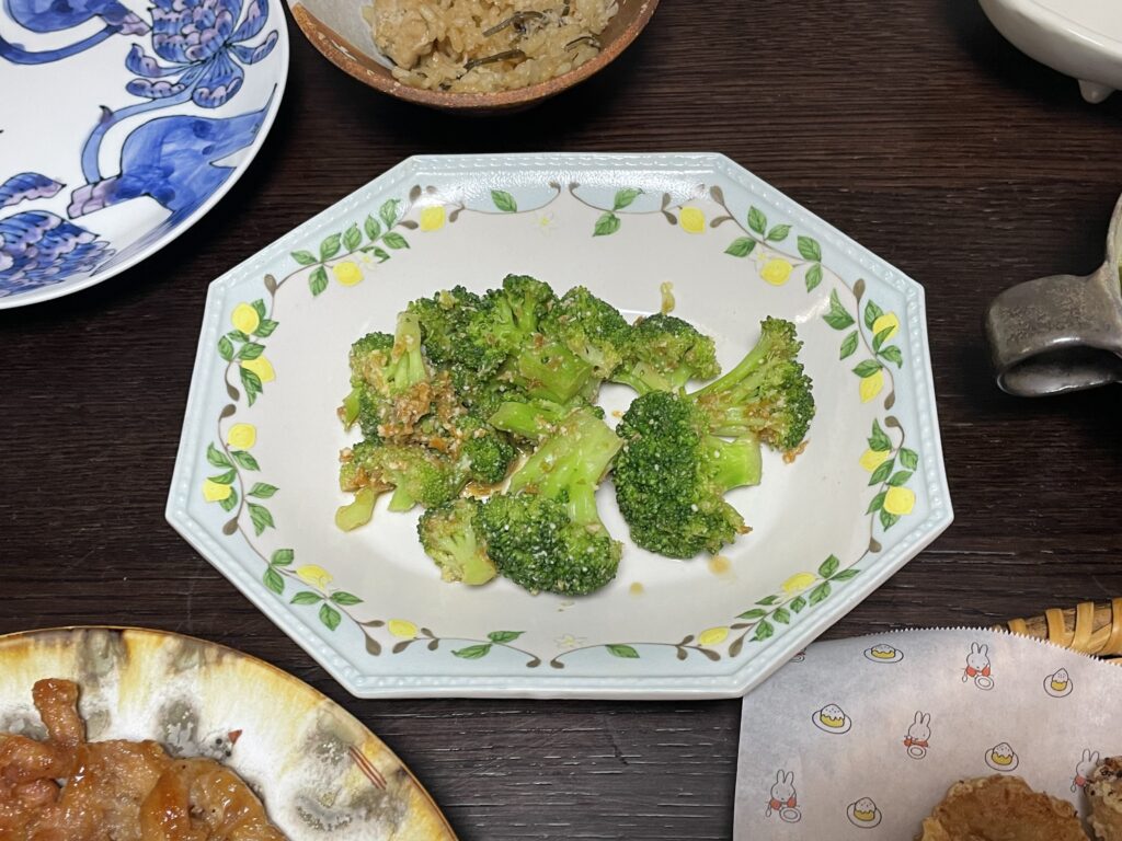 ぐっち夫婦のレシピ「ブロッコリーのおかかチーズ和え」を40代主婦が作ってみた写真