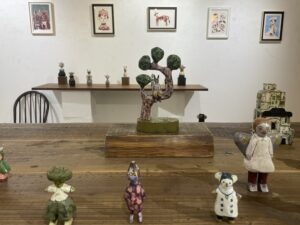 JIKE STUDIOで開催されている「│企画展│木工アートpa.co.の世界vol.5眺めの良い場所」の展示の様子1