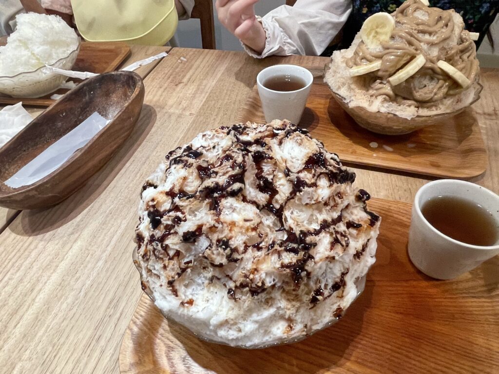 カフェクノップゥのかき氷、ミルクバルサミコ。