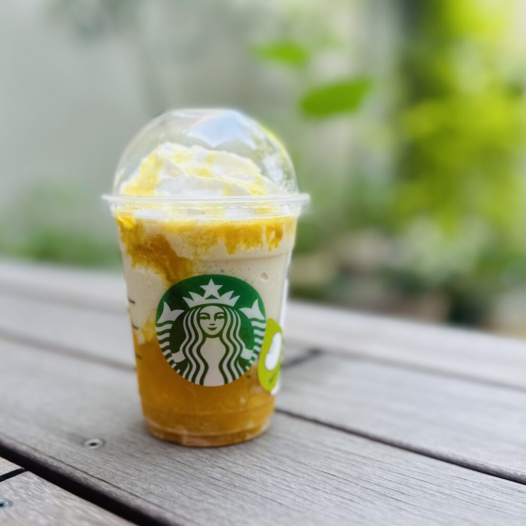 スターバックス　オリエンタルマンゴー＆ティーフラペチーノ　フラペチーノ