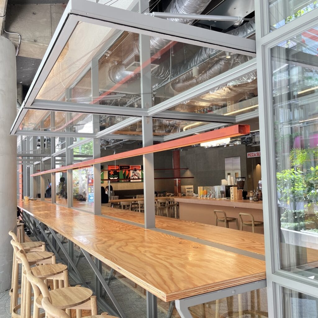 二子玉川　フードコート　P