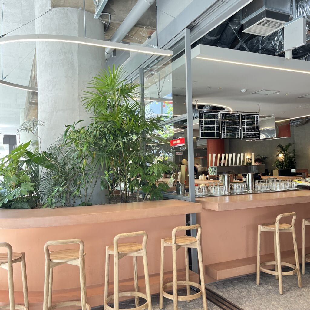 二子玉川　フードコート　P