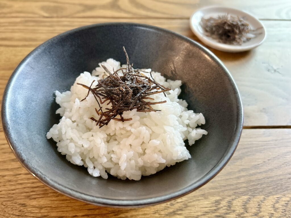 【雲月】小松こんぶ 袋入り ごはんにのせた