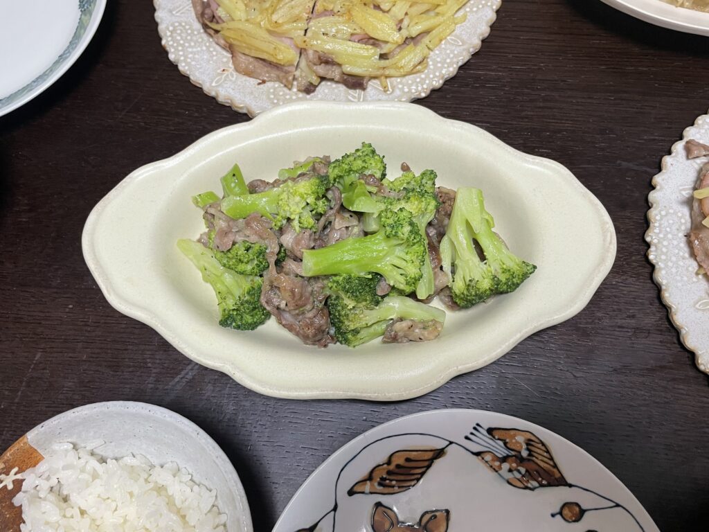 市瀬悦子さんのレシピ「牛肉、ブロッコリーのうま塩＋マヨ炒め」を40代主婦が作ってみた写真。