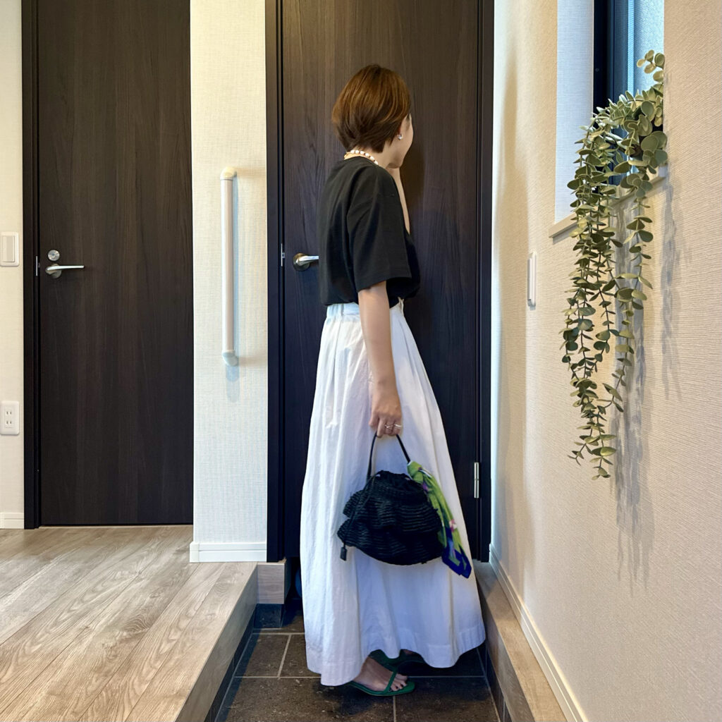 ユニクロのテクスチャージャージーT 30代のTシャツコーデ