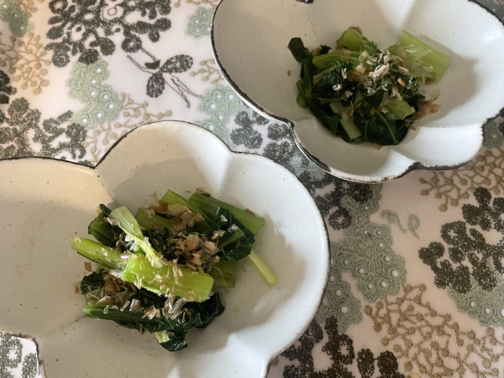 長谷川あかりさんのレシピ「小松菜の塩おひたし」を40代主婦が作ってみた写真。