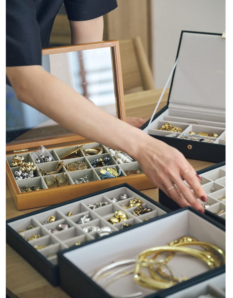 チープなものでも捨てたことがないコスチュームジュエリー