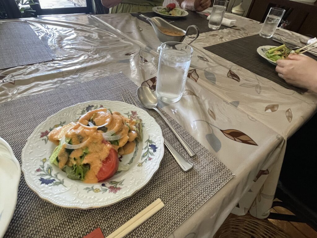 洋食屋さんのサラダ