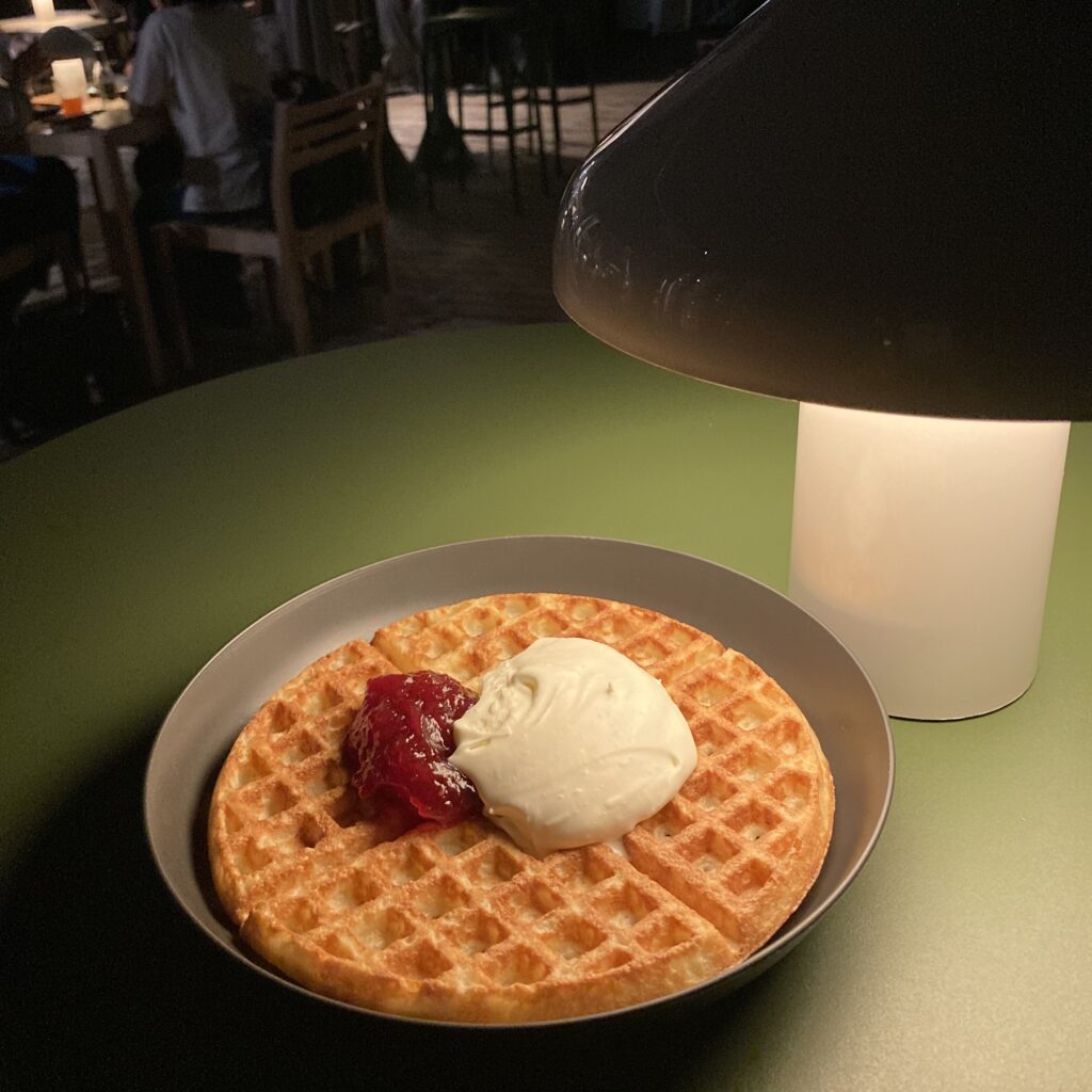 万博
北欧館
ワッフル