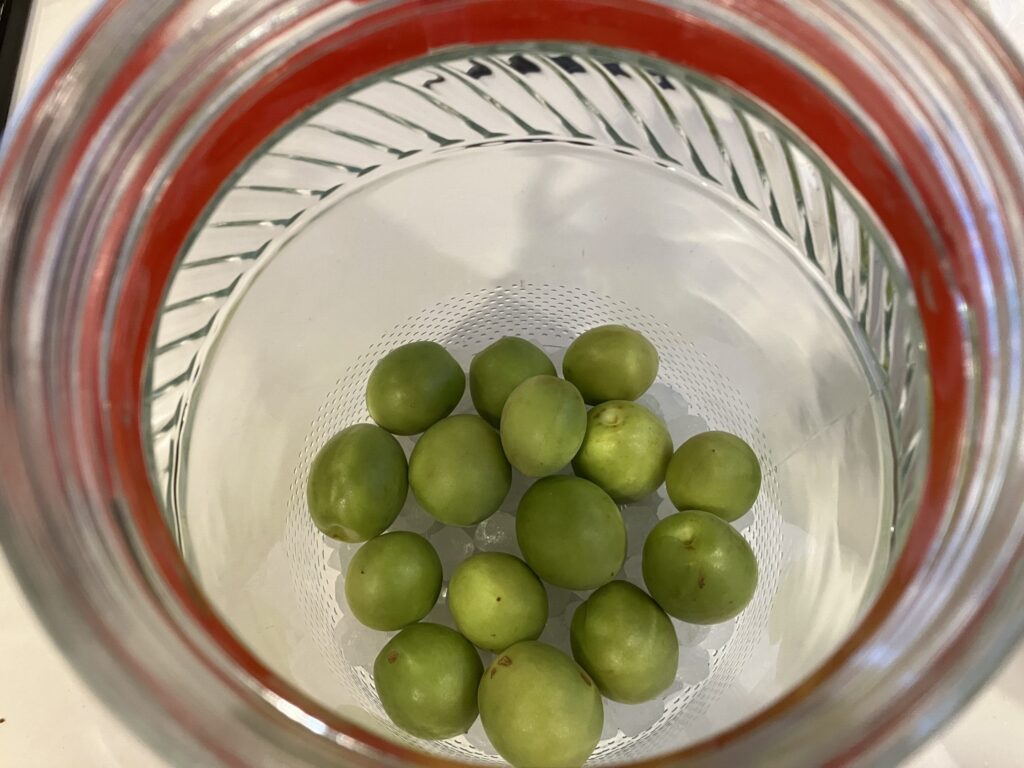 梅しごと
青梅
氷砂糖