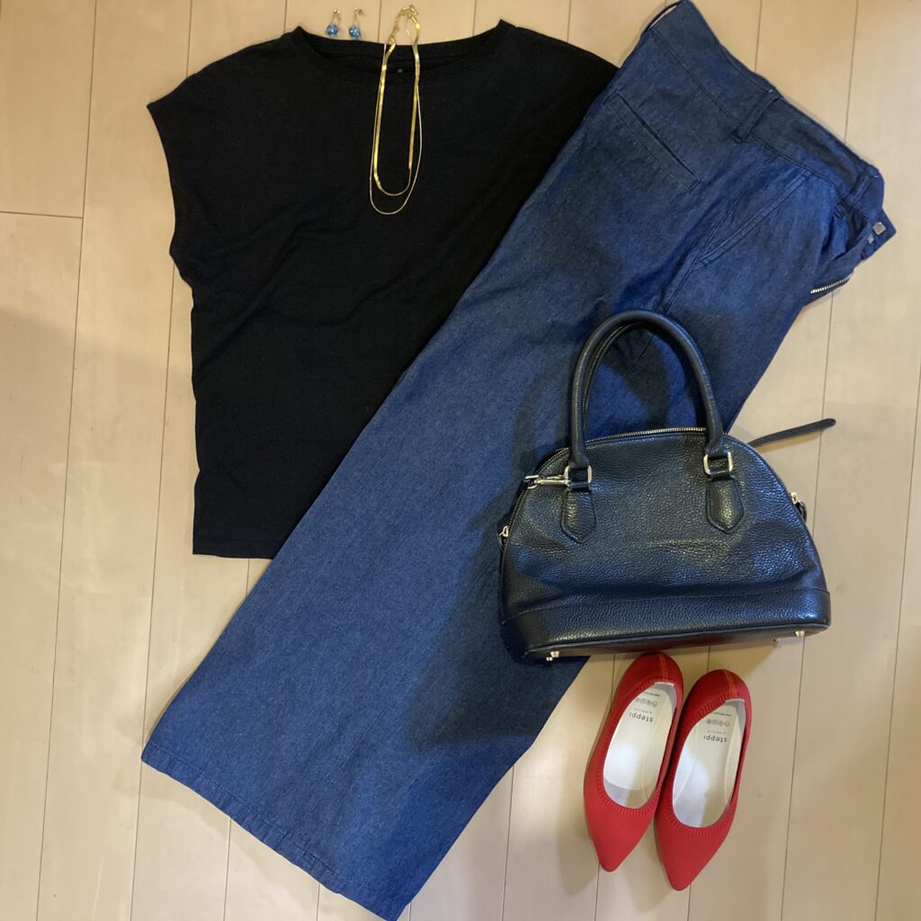 steppi　デニムワイドパンツ　黒Tシャツ