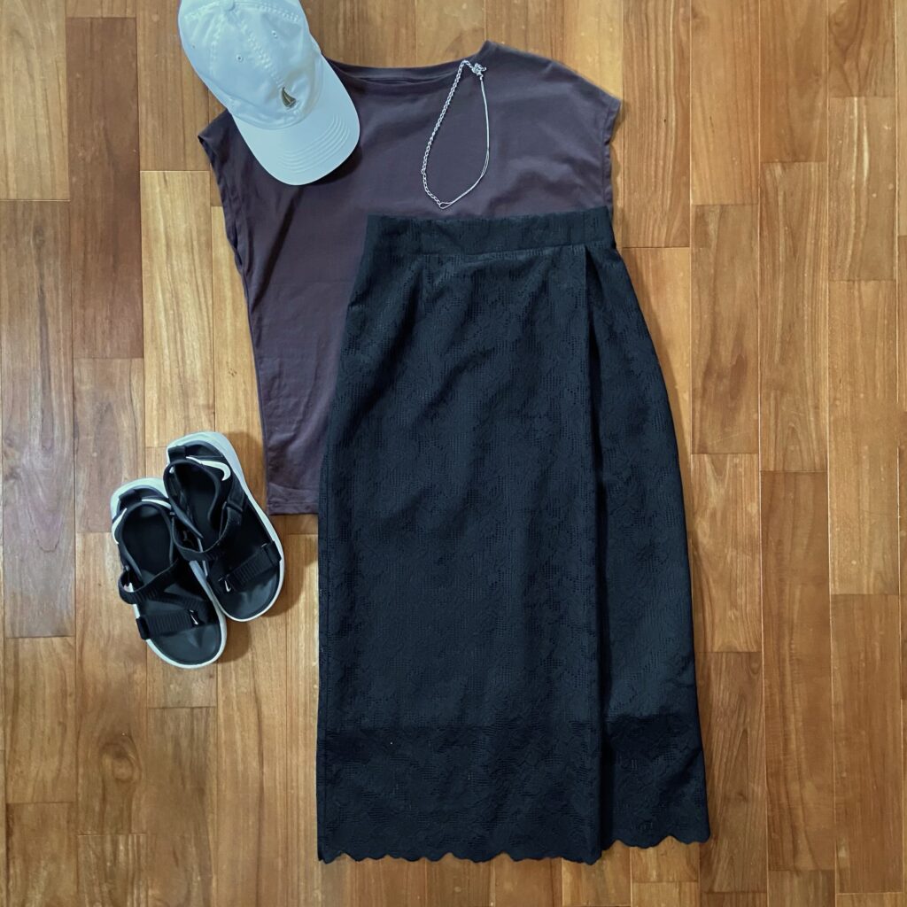 無印良品 フレンチスリーブT レーススカート 夏コーデ きれいめカジュアル 40代カジュアル