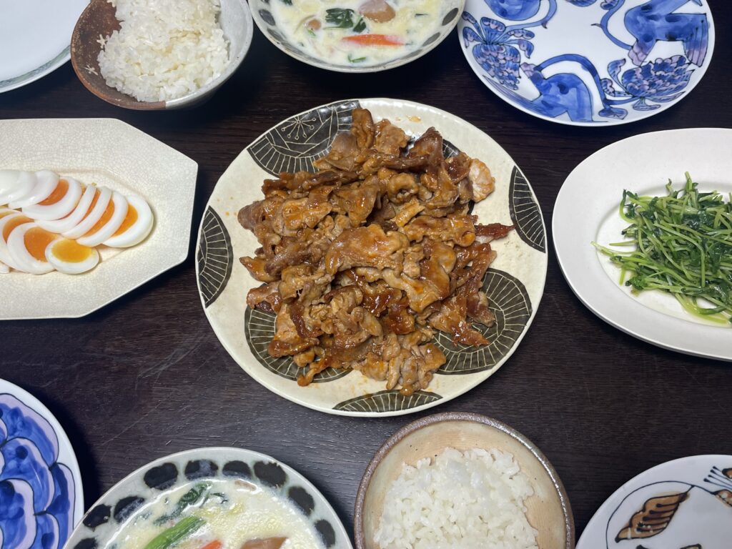 コウケンテツさんのレシピ「豚こまのケチャップ炒め＋豆苗の塩炒め」を40代主婦が作ってみた写真2