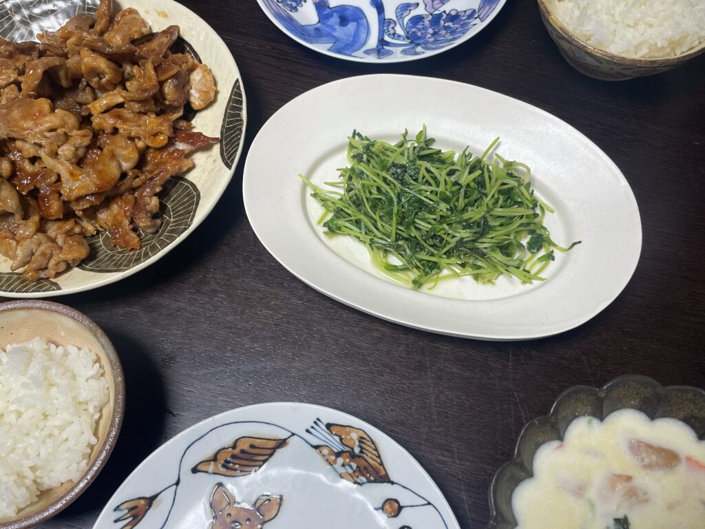 コウケンテツさんのレシピ「豚こまのケチャップ炒め＋豆苗の塩炒め」を40代主婦が作ってみた写真3