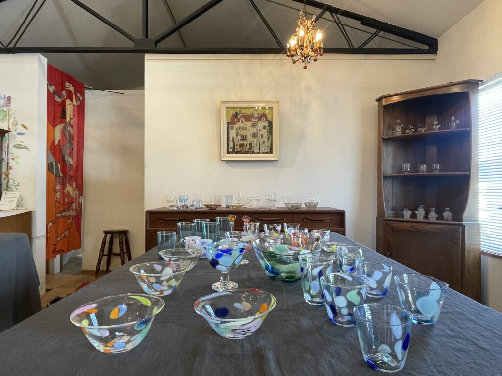 JIKE HAUSで開催の「吹きガラスの世界」企画展の様子5