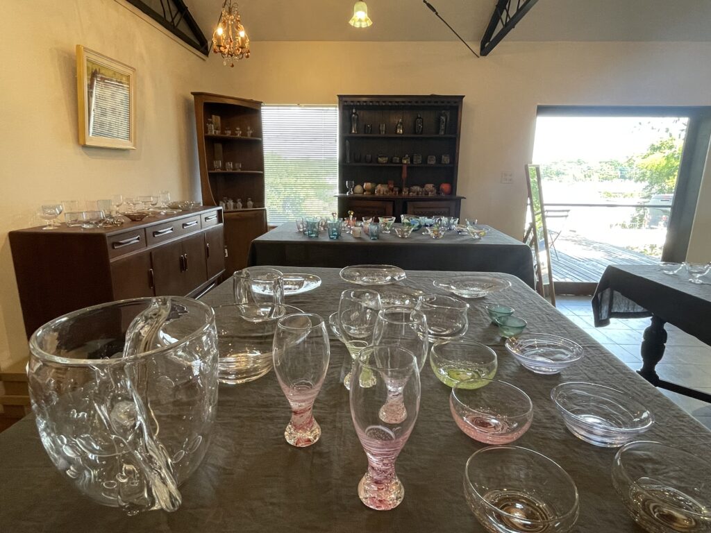 JIKE HAUSで開催の「吹きガラスの世界」企画展の様子3