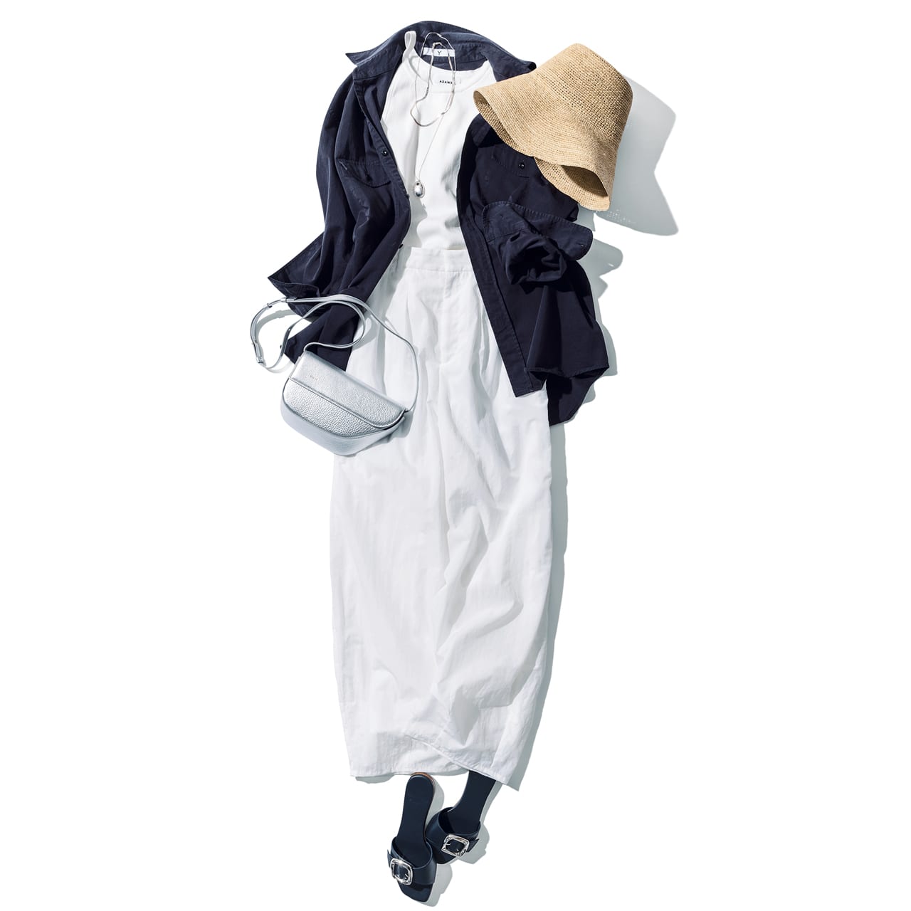 明日なに着る0626　白パンツ￥19800（ノーブル）のコーデ