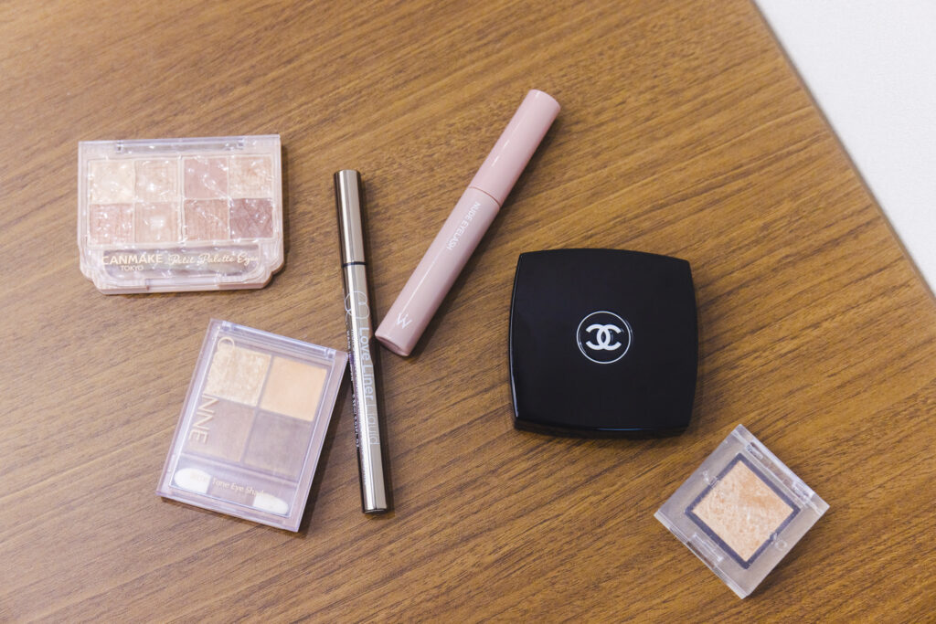 市川美緒さんのお気に入りのポイントメイク。