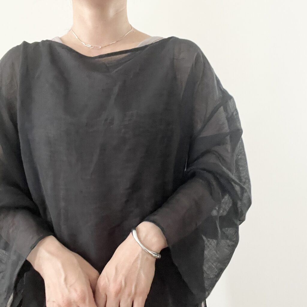 Plage】大人の夏コーデに透け感ブラウスをプラス｜40代