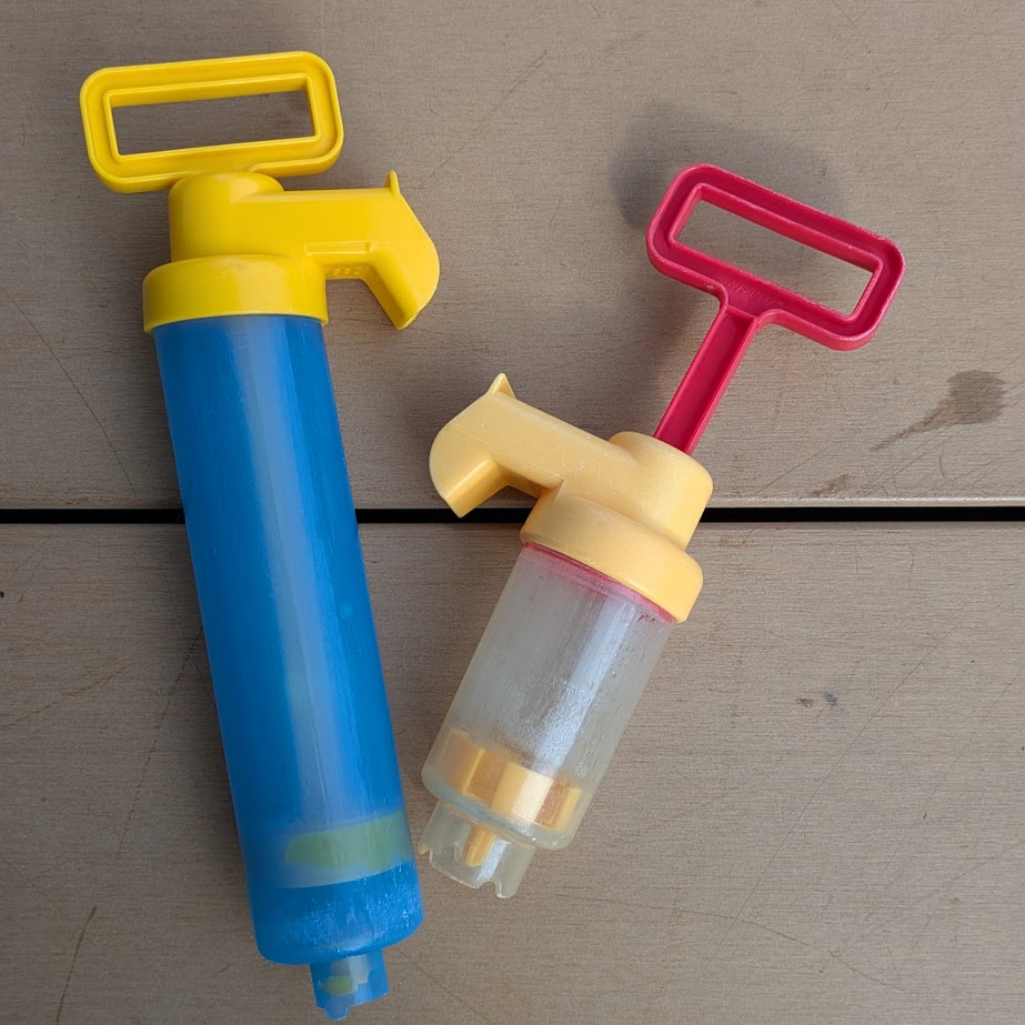 アクアプレイ　ポンプ　ボーネルンド