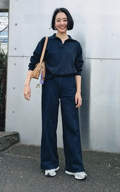 ユニクロ「ワイドトラウザージーンズ」のコーデ　ライター高橋夏果さん
