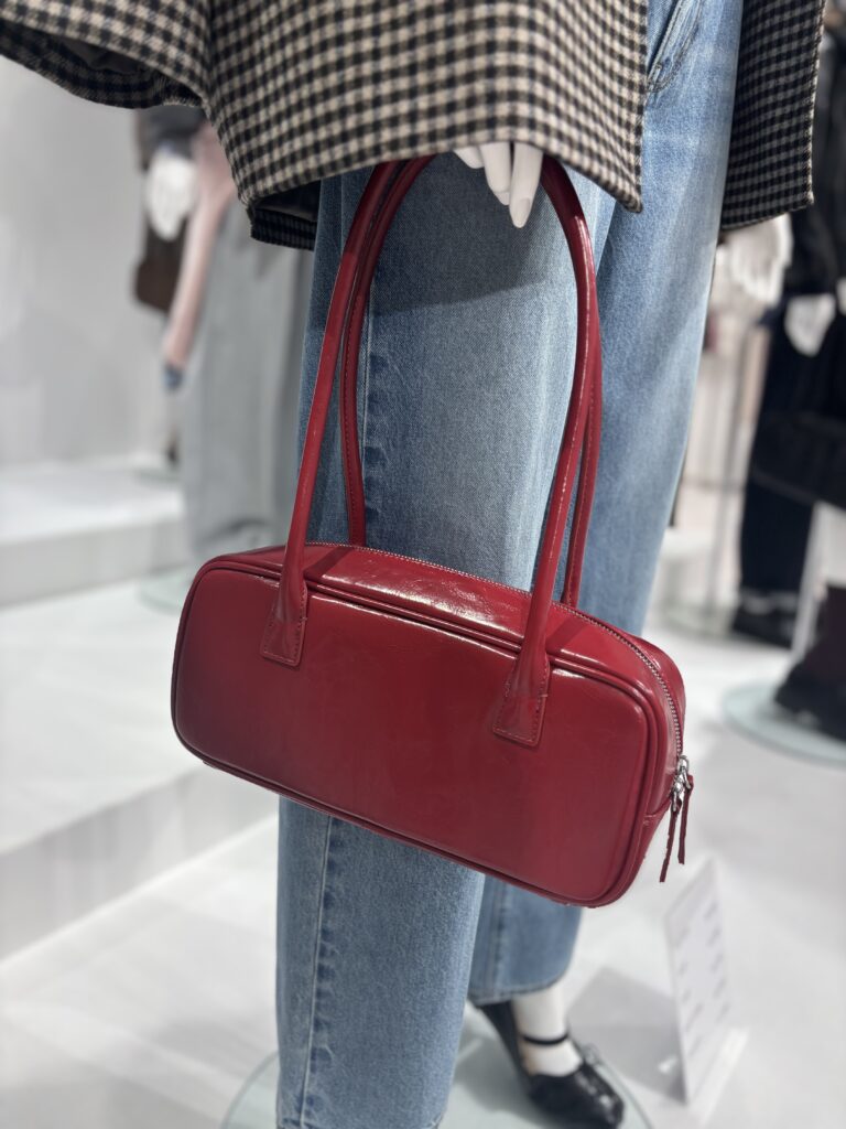 ワイドボストンバッグの赤