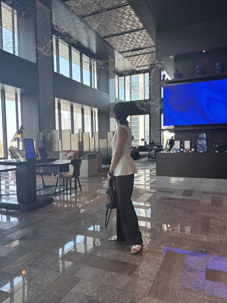 ZARAのペプラムトップスコーデ