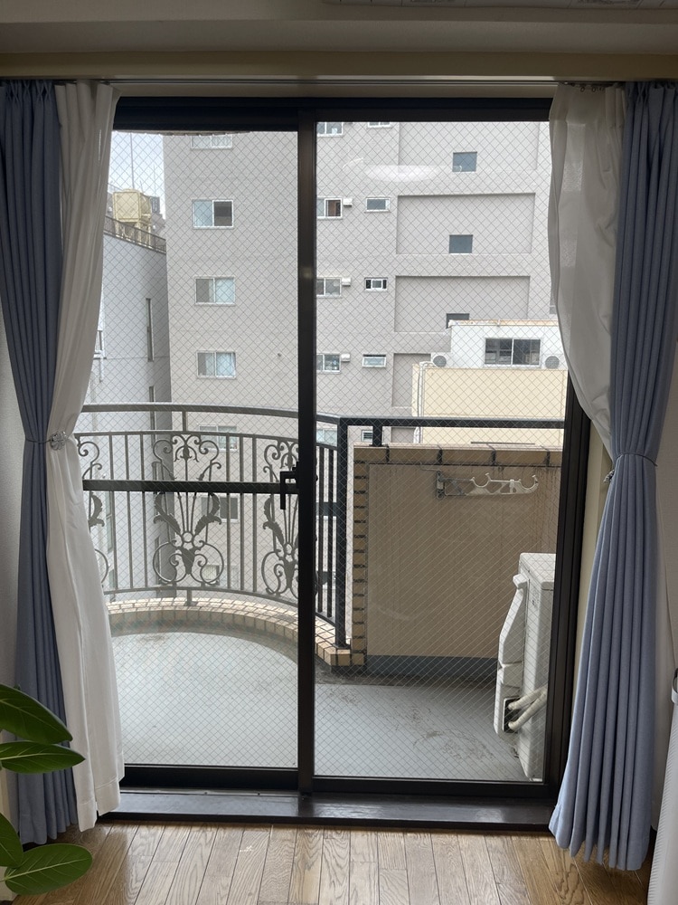 神原サリーさんが紹介する自動窓掃除機ロボット「HOBOT S7 PRO」