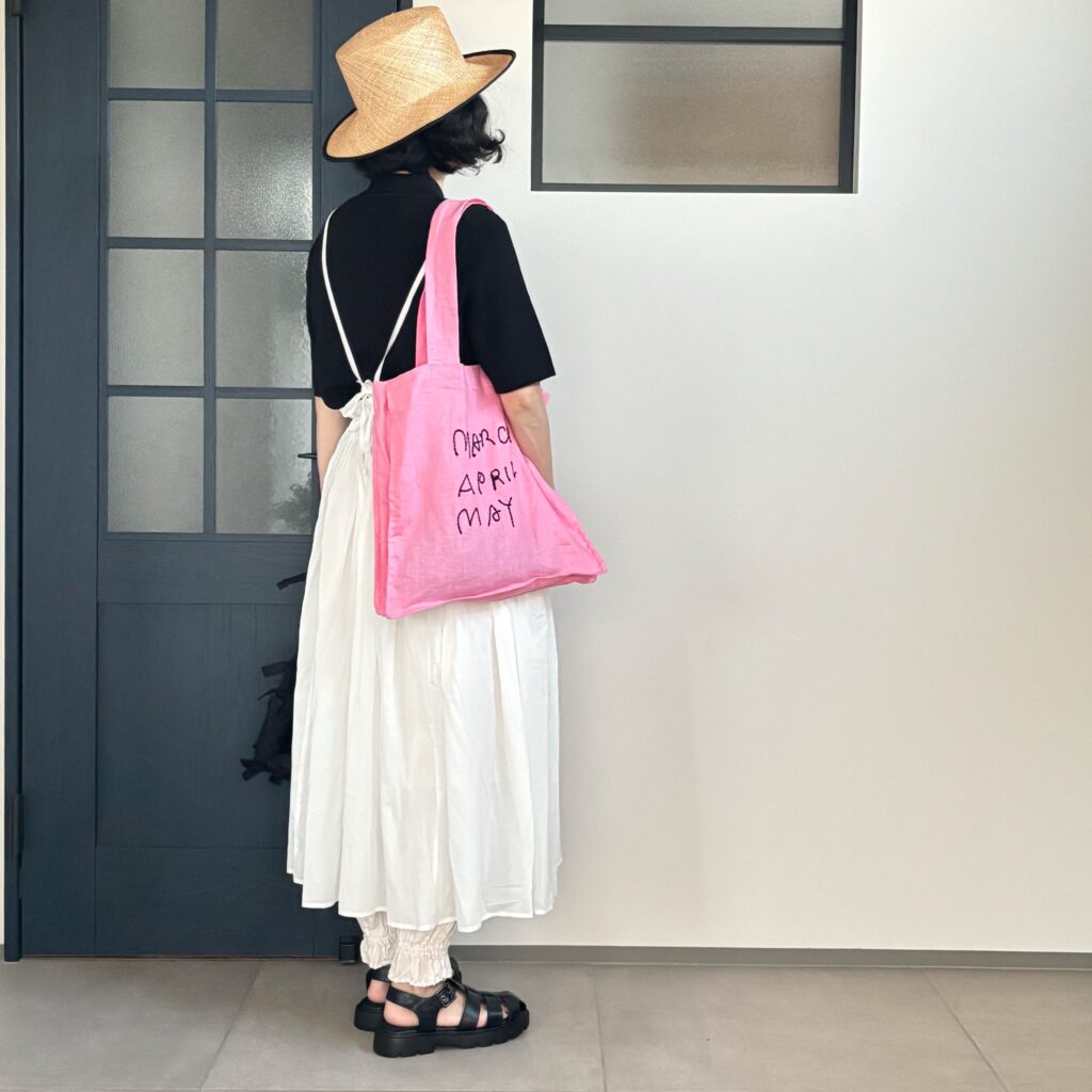 ユニクロ「ポロセーター半袖（BLACK）」のコーデ２