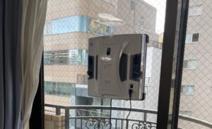 神原サリーさん　自動窓ロボット掃除機　HOBOT　S7-PRO