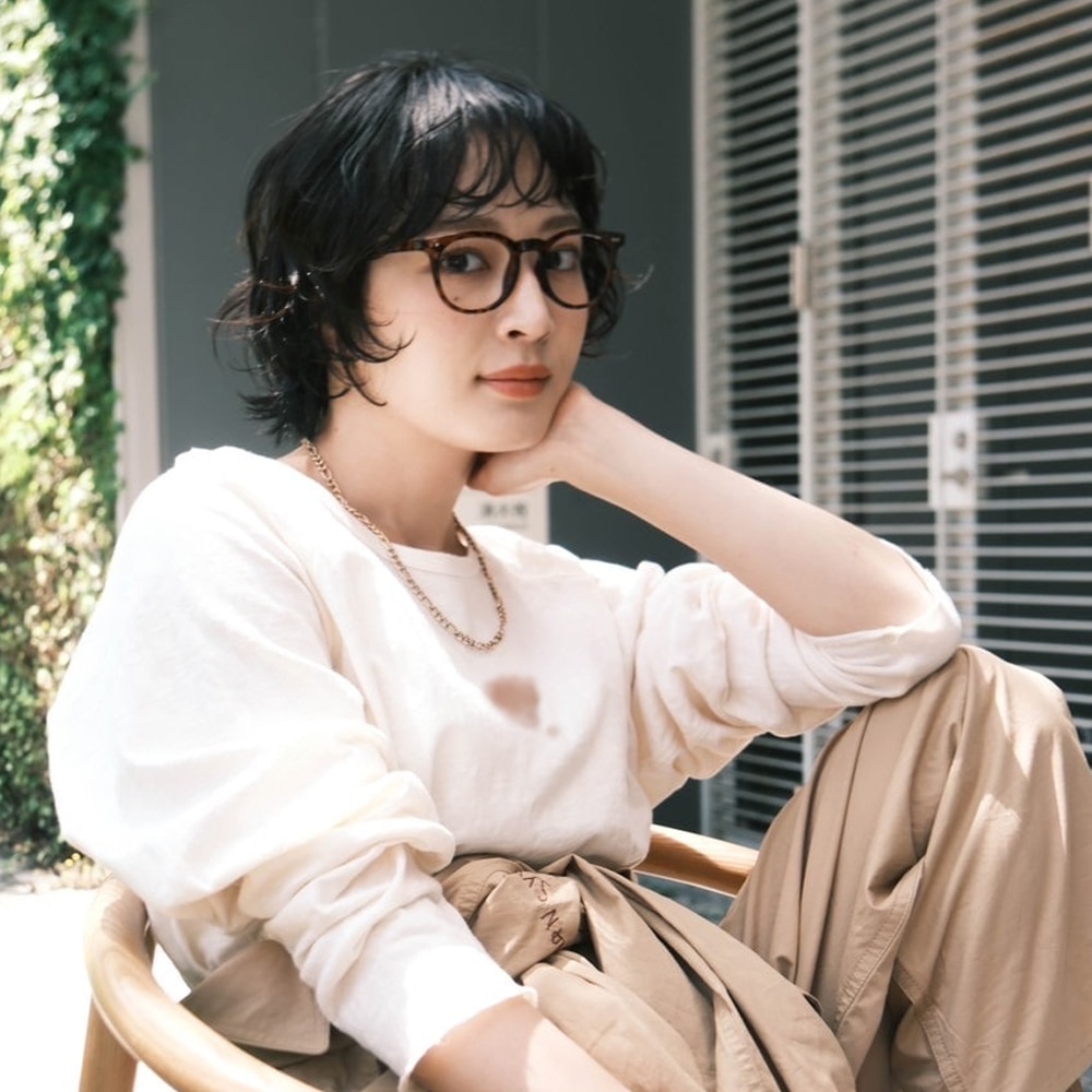 爽やかな【大人のライトエアリーボブ】耳かけで新鮮なシンプルスタイルに　アザーカット02