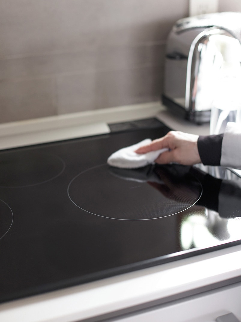 内田彩仍さん　オール電化のコンロ